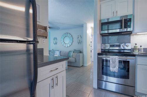 apt-204-3103 Pualei Cir, Honolulu, HI, 96815-4919 | Card Image
