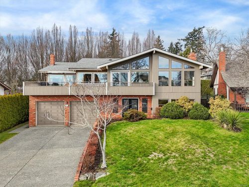 890 Denford Cres, Victoria, BC, V8X4N1 | Card Image