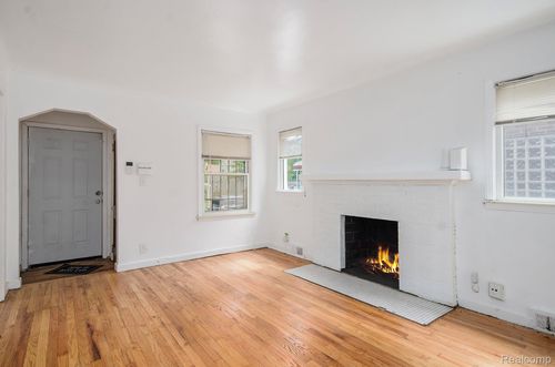 19323 Buffalo St, Detroit, MI, 48234-2444 | Card Image