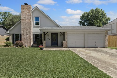 1609 Timbercreek Rd, Benbrook, TX, 76126-3913 | Card Image