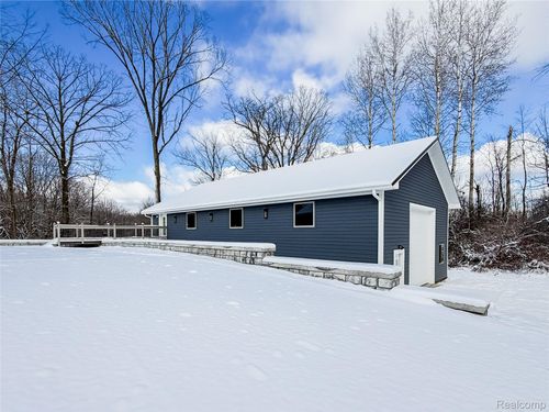 6441 Huron Creek Ct, Dexter, MI, 48130-9673 | Card Image