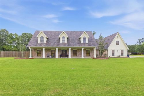 1470 Tan Tara Cir, Moss Bluff, LA, 70611-5115 | Card Image