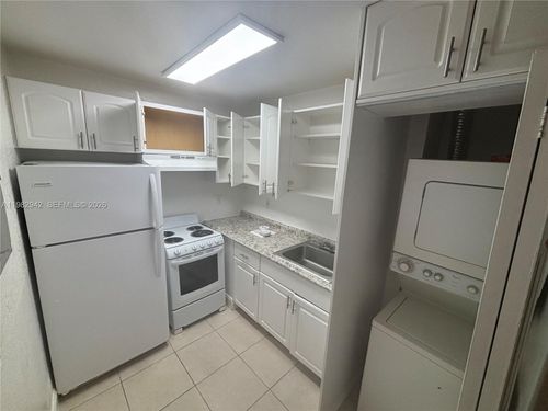 9-300 Sw 4th Ct, Fort Lauderdale, FL, 33315 | Card Image