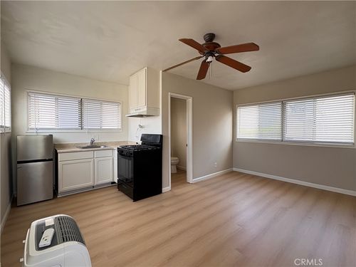 1r-149 Bay Shore Ave, Long Beach, CA, 90803-3757 | Card Image
