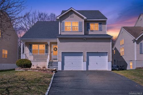 25 Alexander Dr, Washingtonville, NY, 10992-1203 | Card Image