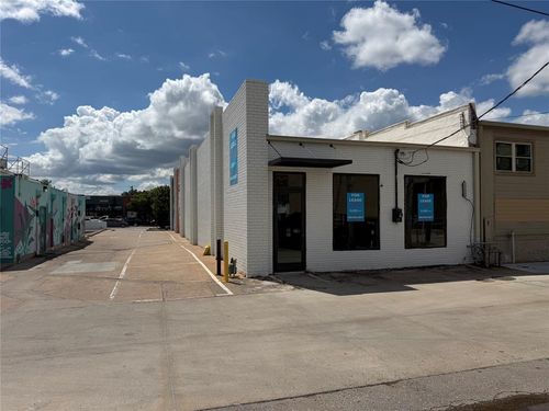 116 S Broadway, Edmond, OK, 73034-3801 | Card Image