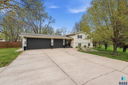 609 S Splitrock Blvd Boulevard, Brandon, SD, 57005 | Card Image