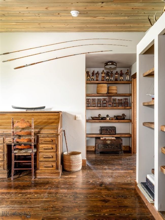 2nd level landing den | Image 25