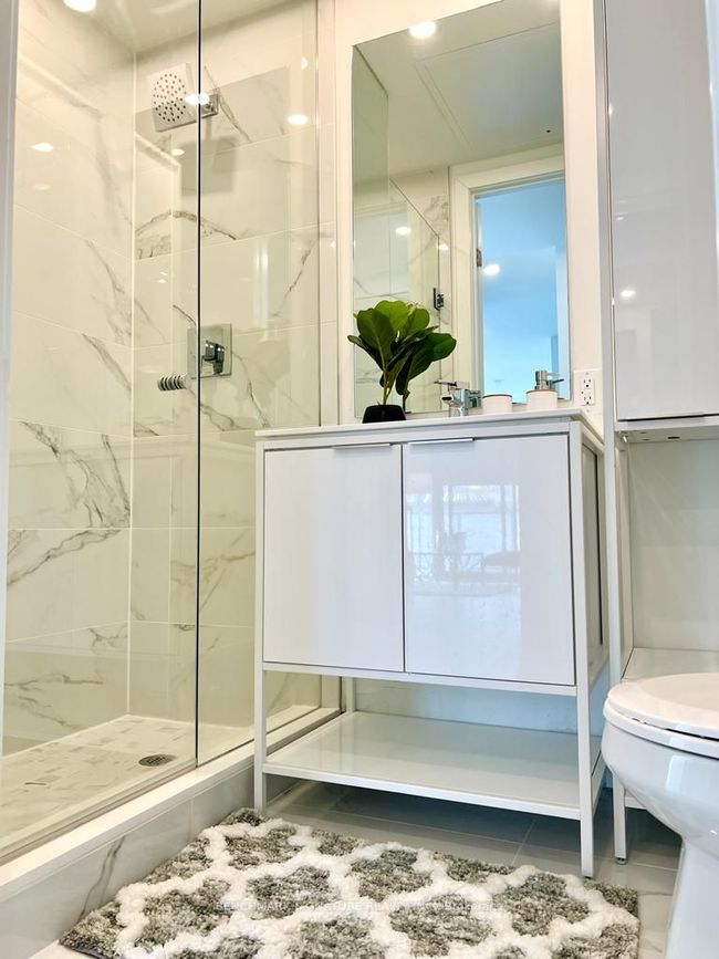 802 - 77 Shuter St, Condo with 2 bedrooms, 2 bathrooms and 1 parking in Toronto ON | Image 13