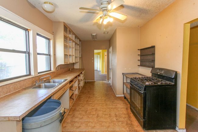 1405 Runnels St, House other with 4 bedrooms, 2 bathrooms and null parking in Big Spring TX | Image 11