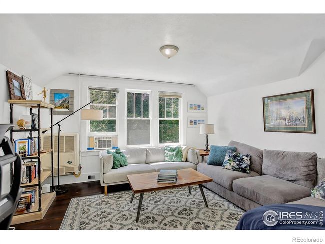 Upper Level 1 Bedroom | Image 22
