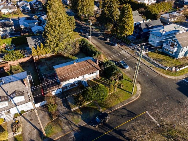 780 16 Th St E, House other with 4 bedrooms, 2 bathrooms and 4 parking in North Vancouver BC | Image 6