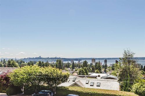 2273 Mathers Avenue, West Vancouver, BC, V7V2H4 | Card Image