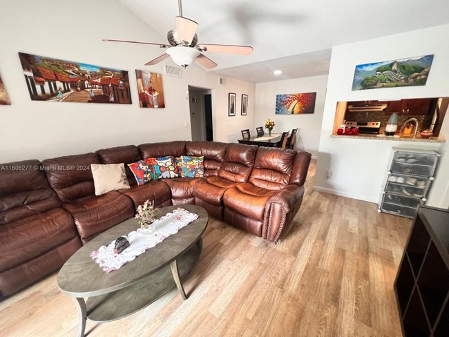APT-1236 - 733 Riverside Dr, Condo with 1 bedrooms, 1 bathrooms and null parking in Coral Springs FL | Image 12