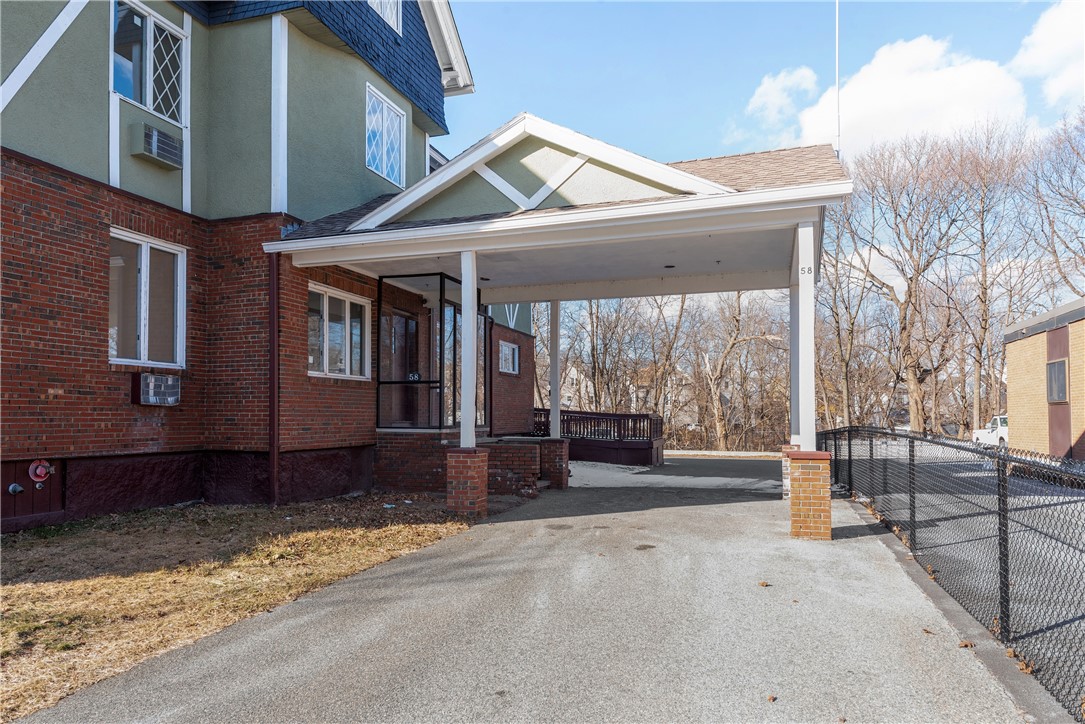 58 Hamlet Ave, Woonsocket, RI 02895