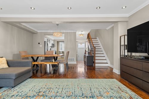 5-211 Woodbridge Ave, Woodbridge, ON, L4L2T1 | Card Image