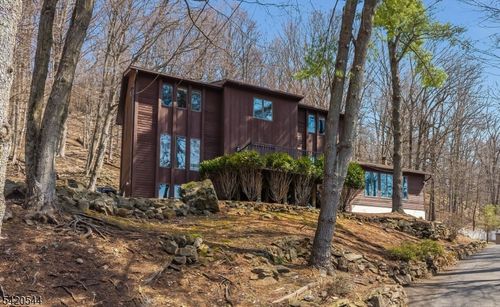 828 Star View Way, Bridgewater, NJ, 08807-1825 | Card Image