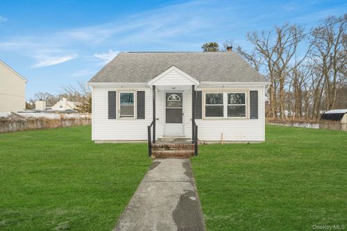 289 Jefferson Dr, Mastic Beach, NY, 11951-2723 | Card Image