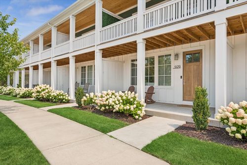 929 Harbor Dr E, Saint Joseph, MI, 49085-1113 | Card Image