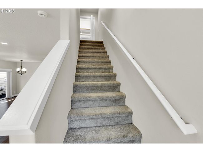 385 Sw Mitchum Ter, House other with 3 bedrooms, 3 bathrooms and 2 parking in Beaverton OR | Image 11