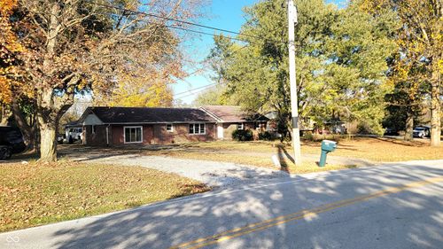 1611 E Range Line Rd, Greencastle, IN, 46135-7837 | Card Image