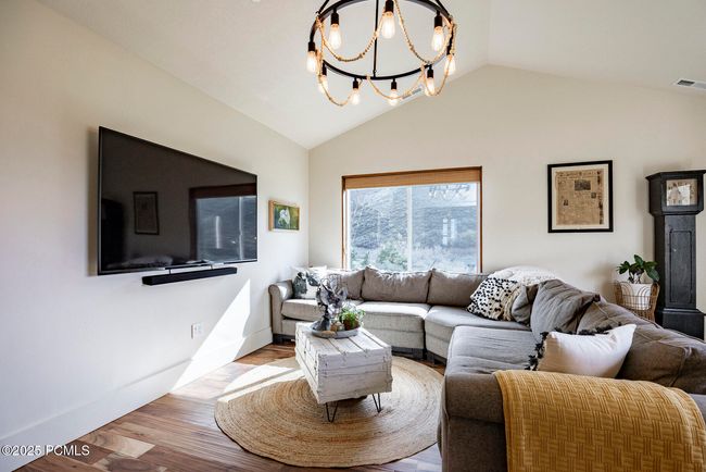 4611 S Cove Ln, Home with 3 bedrooms, 3 bathrooms and null parking in Daniel UT | Image 50