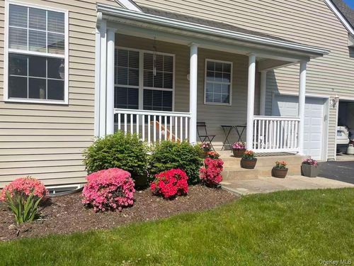 75 Meadow Pond Cir, Miller Place, NY, 11764-3803 | Card Image