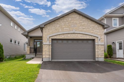 141 Champagne Cres, Amherstview, ON, K7N0B5 | Card Image