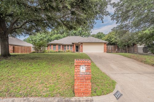 1228 Cozby St W, Benbrook, TX, 76126-3462 | Card Image
