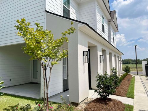 9409 Dawson Bluff Blvd, Baton Rouge, LA, 70836-6484 | Card Image