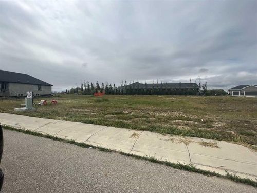304 Muirfield Cres, Lyalta, AB, T0J1Y1 | Card Image