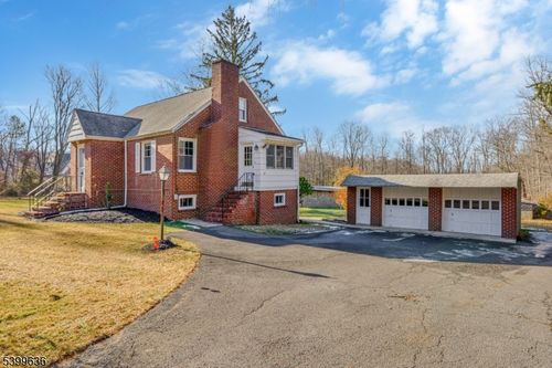 111 King George Rd, Warren, NJ, 07059-6924 | Card Image