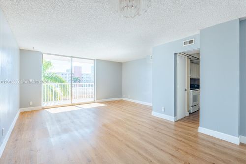 407-3161 S Ocean Dr, Hallandale Beach, FL, 33009-7275 | Card Image