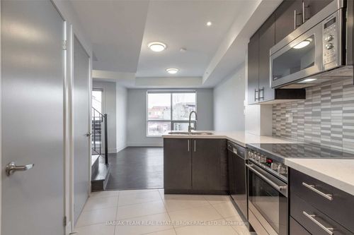303-332 High Park Ave, Toronto, ON, M6P2S7 | Card Image