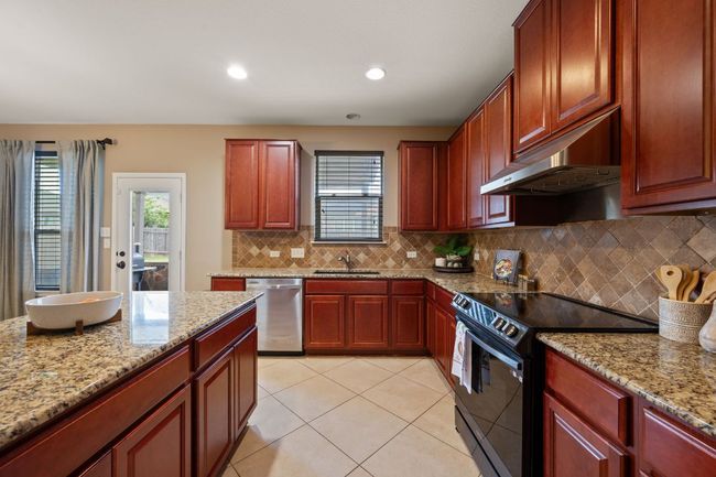 1012 Autumn Sage Way, House other with 4 bedrooms, 3 bathrooms and 4 parking in Pflugerville TX | Image 9