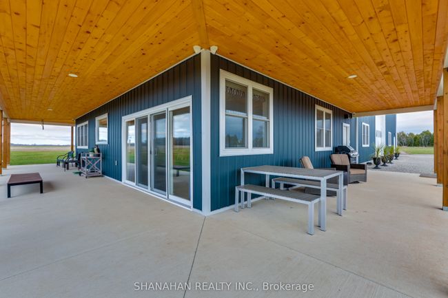 1575 Dobbyn Rd, House other with 2 bedrooms, 2 bathrooms and 20 parking in Alvinston ON | Image 5