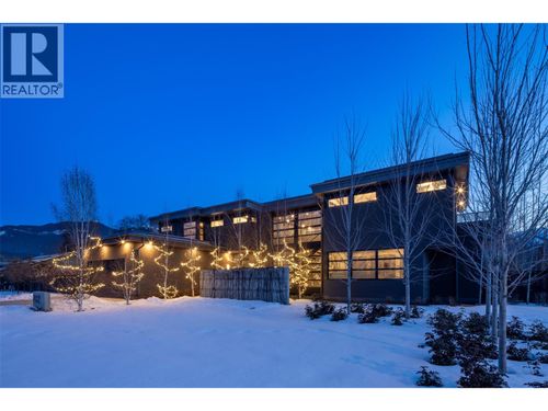 702 7th St S, Golden, BC, V0A1H2 | Card Image