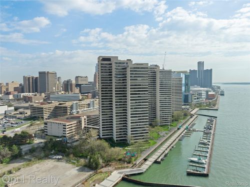 300-9-d-1001 W Jefferson Ave, Detroit, MI, 48226-4508 | Card Image