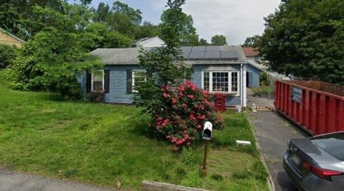 101 Laurie Ln, Lowell, MA, 01854-1215 | Card Image