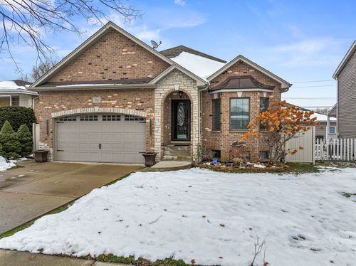 9743 Oak Park Ave, Oak Lawn, IL, 60453-2139 | Card Image