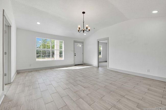 14170 Michael Run, House other with 4 bedrooms, 3 bathrooms and null parking in Lytle TX | Image 10