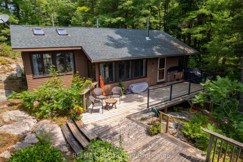 15598 Georgian Bay Rd, Honey Harbour, ON, P0E1E0 | Card Image