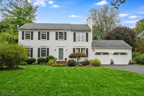 32 Cloverhill Dr, Califon, NJ, 07830-4361 | Card Image