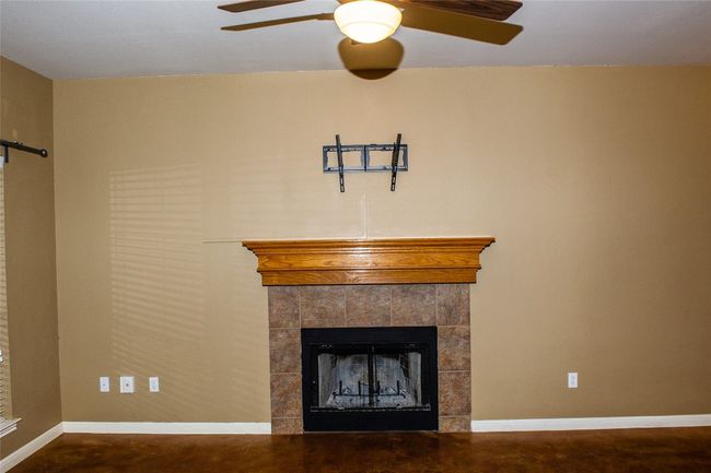 Fireplace | Image 4