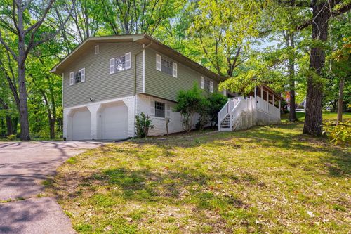 1300 Highcrest Dr, Hixson, TN, 37343-4351 | Card Image