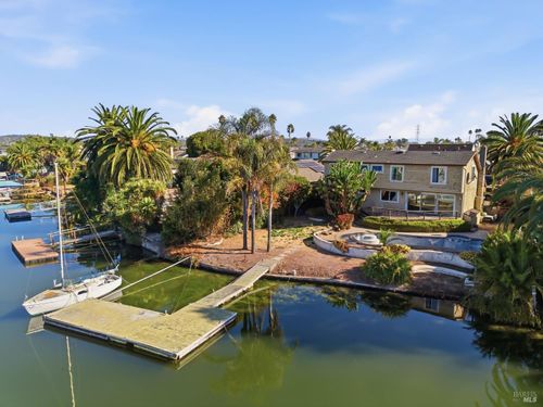 36 Del Oro Lagoon, Novato, CA, 94949-5321 | Card Image