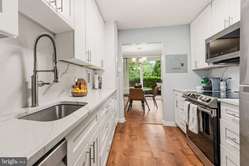 BETHESDA, Lakeside Terrace, MD Condos for Sale