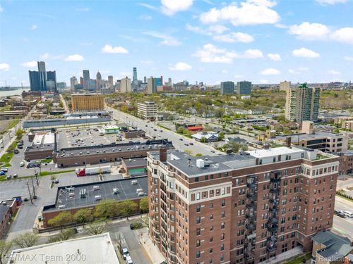 61-c8-2900 E Jefferson Ave, Detroit, MI, 48207-5041 | Card Image