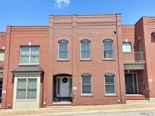 105 E Main St, Washington, MO, 63090-2513 | Card Image