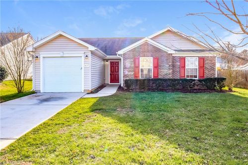 3837 Raintree Dr, Greensboro, NC, 27407-5586 | Card Image